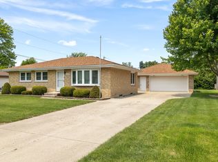 23548 W Lynn St, Plainfield, IL 60586