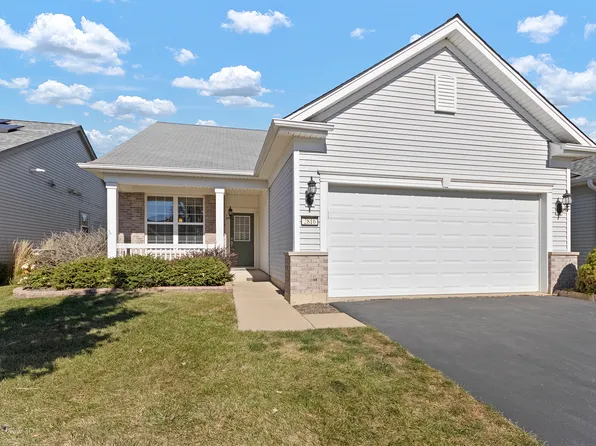 2816 Beacon Point Cir, Elgin, IL 60124