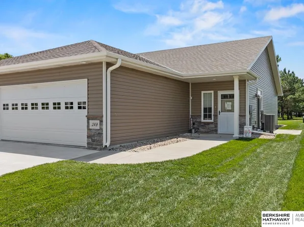 249 Langworthy Ln, Seward, NE 68434