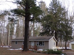 11396 S Leisure Dr, Grant, MI 49327