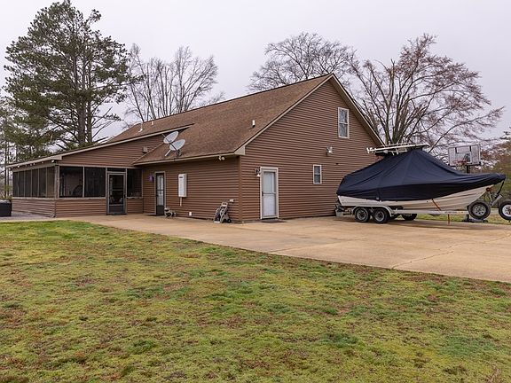 3rd image of 268 Bryer Lake Rd