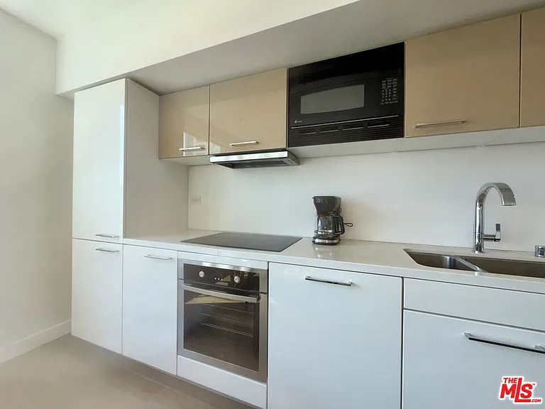 901 S Flower St #613 — Photo 11
