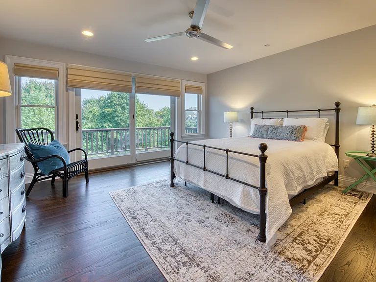 2055 Grandview Dr — Photo 16