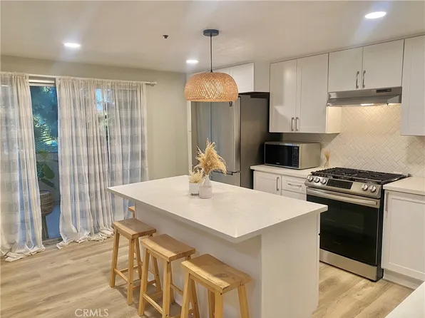 12121 Centralia St Unit 201, Lakewood, CA 90715