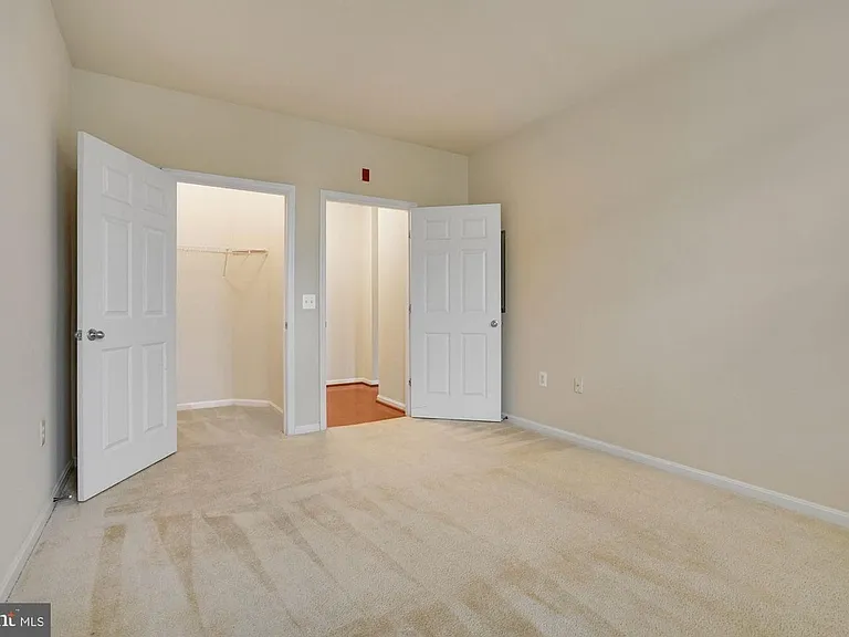 2465 Army Navy Dr #1-317 — Photo 6
