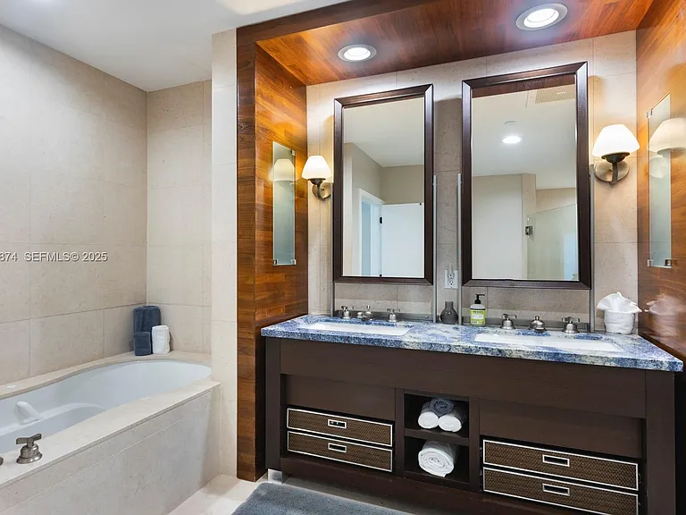 6799 Collins Ave #507 — Photo 9