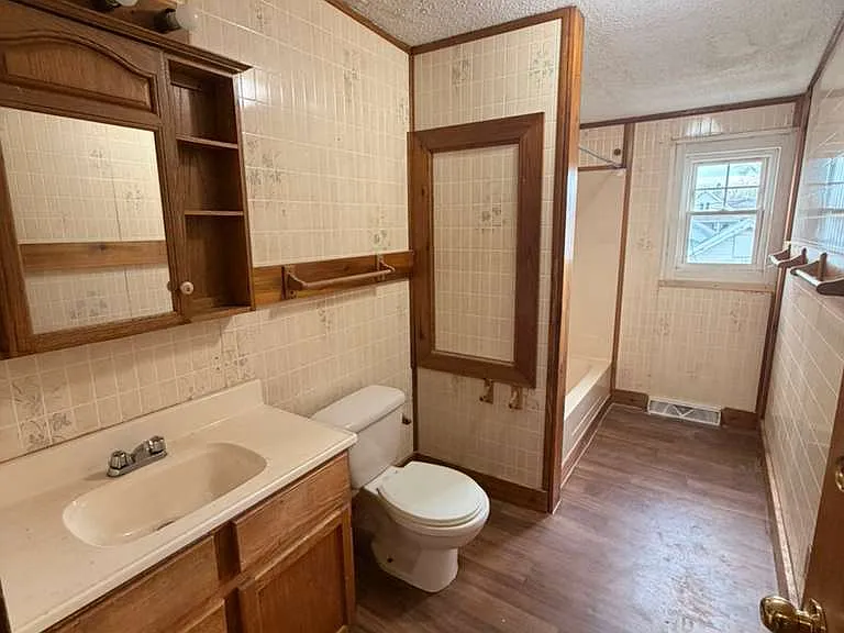 132 Elgin Ave #1 — Photo 14