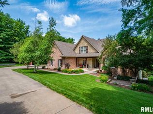 19056 250th Ave, Bettendorf, IA 52722
