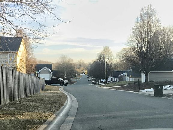 5th image of 1804 Oakhurst Park Ln