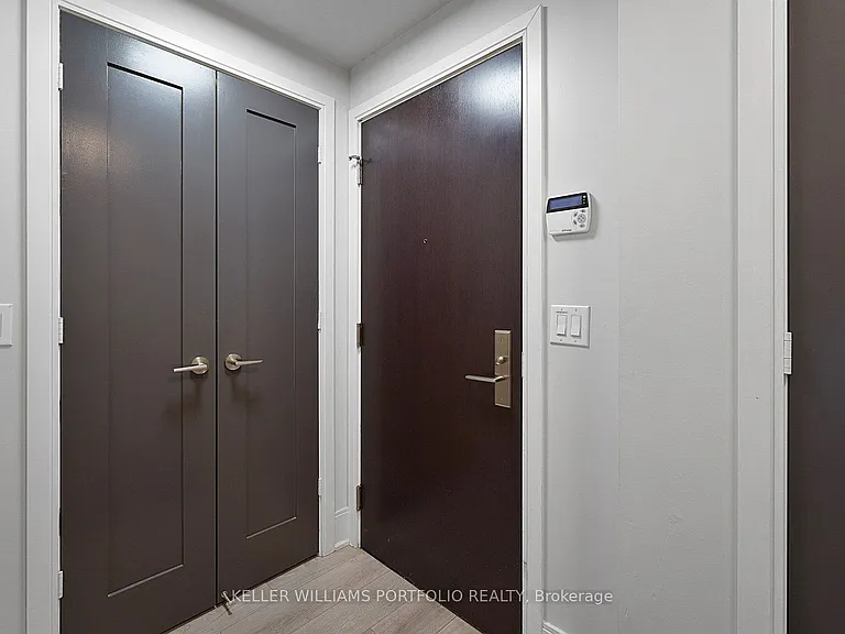 25 Broadway Ave #1504 — Photo 2
