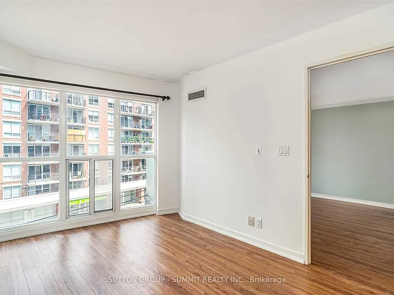 1005 King St W #416 — Photo 17