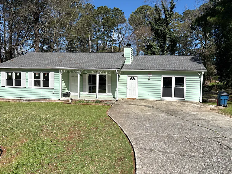 429 Strickland Ct — Photo 6