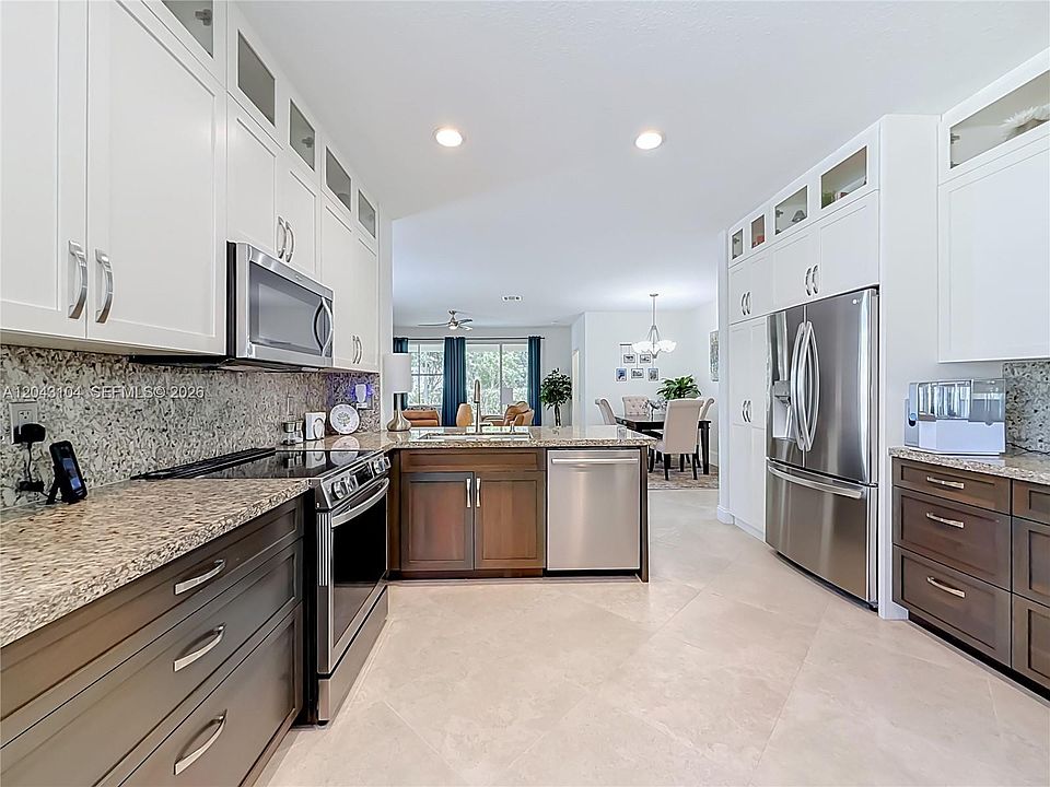 1st image of 1556 Winterberry Ln