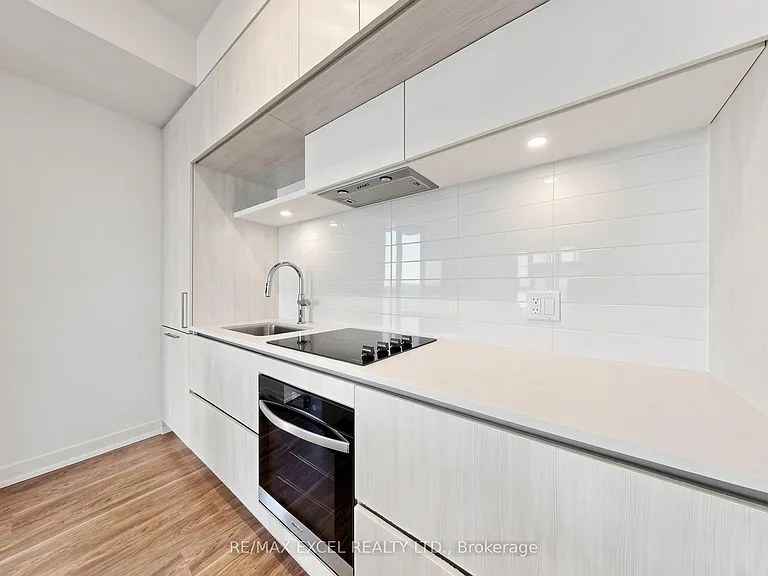 6 David Eyer Rd #602 — Photo 20