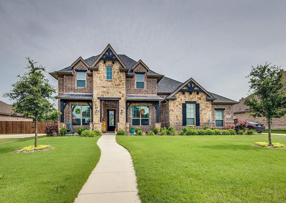 1st image of 118 Water Garden Dr