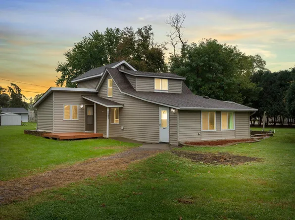 928 1st St, Saint Paul Park, MN 55071