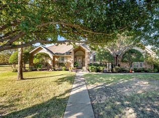 101 Willow Ln, Waxahachie, TX 75165