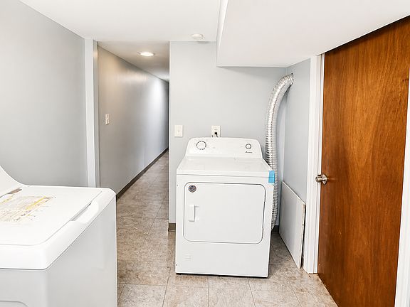 3rd image of 54 Hillside Ave #1AA