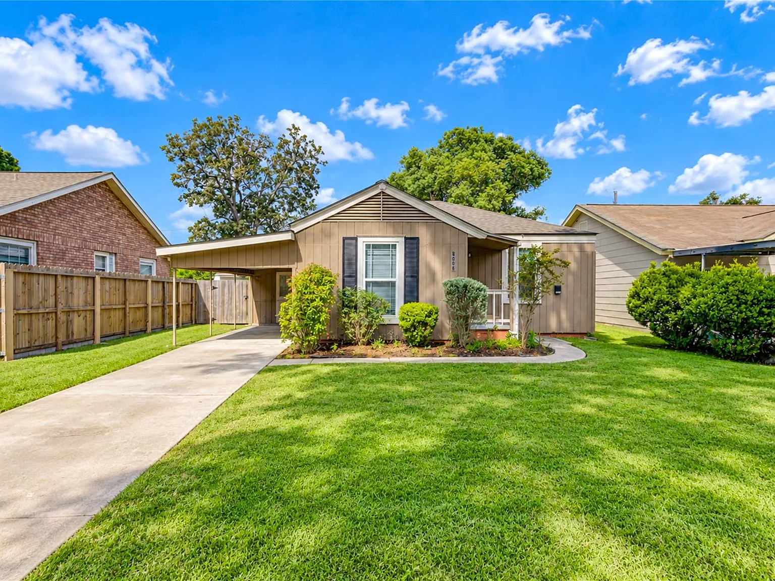 3 bed, 1.0 bath, 964 sqft, $1,650 — Photo 1