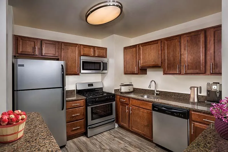 Seven Springs Apartments — Photo 2