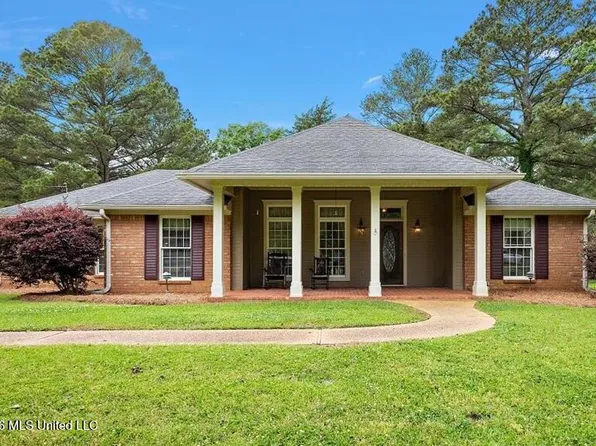 19 Deerfield Dr, Madison, MS 39110