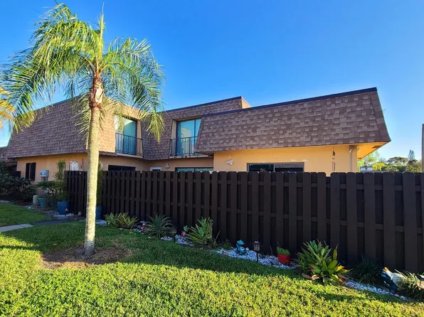902 Waterview Drive #902, Palm Springs, FL 33461