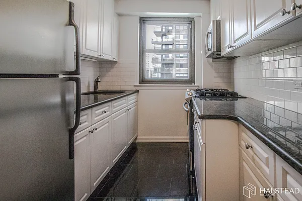 Rented by Halstead Real Estate | media 2