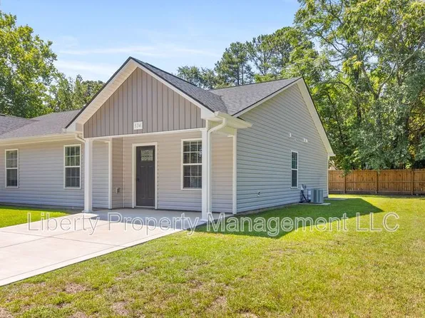 534 E 6th Ave, Raeford, NC 28376