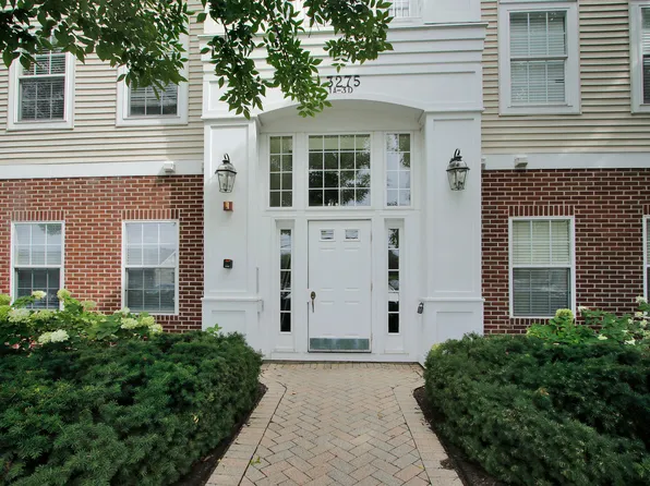 3275 Stratford Ct Unit 2D, Lake Bluff, IL 60044