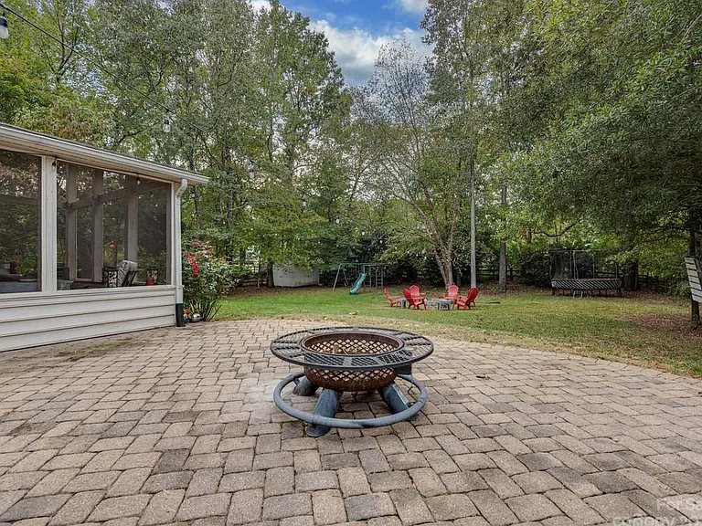10828 Carmody Ct — Photo 26