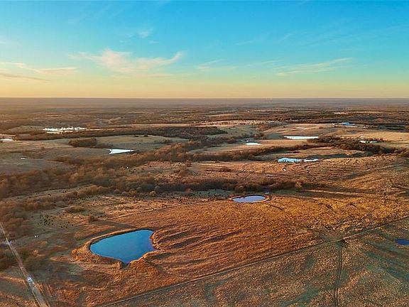 2nd image of 10 Whiterock Rd