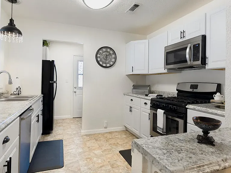 20577 Sunset Ln — Photo 8