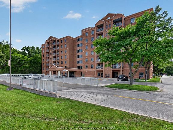 2nd image of 3915 Southwinds Dr #203