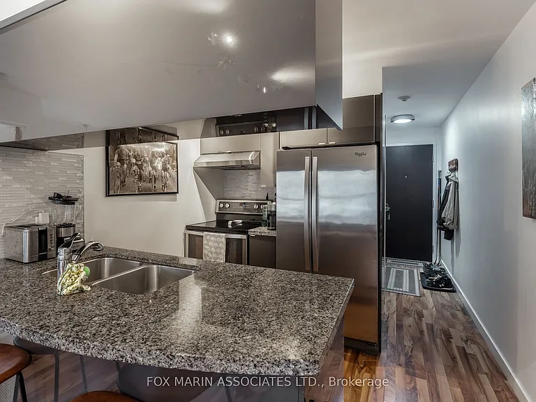 1005 King St W #207 — Photo 8