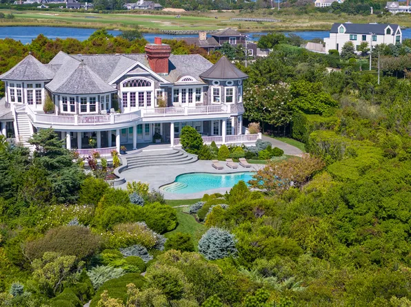 140 Dune Rd, Quogue, NY 11959