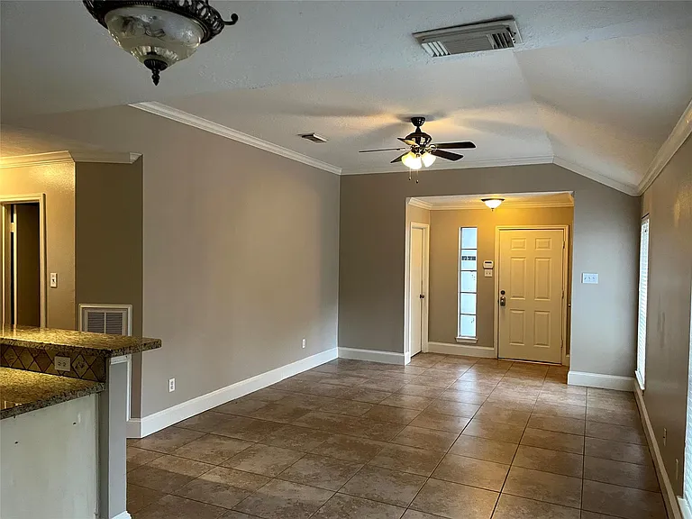 21747 Deep Pines Dr — Photo 3