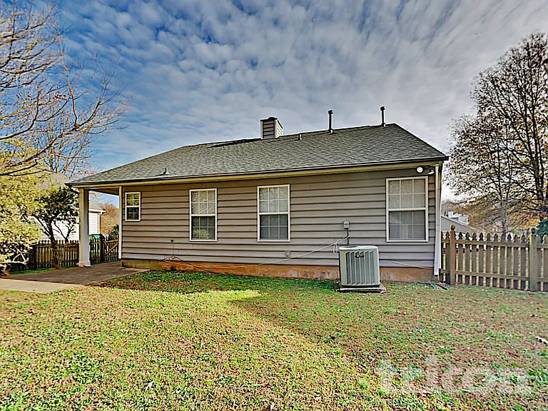 8600 Warwick Crest Ln — Photo 12