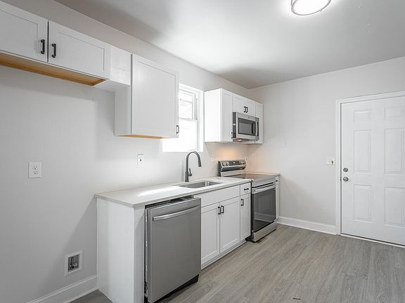 5th image of 2214 Allin St