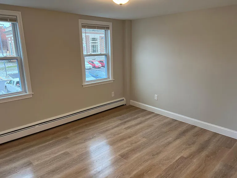 39 Franklin St #202 — Photo 5