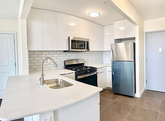 1st image of 1705 E 17th St #701