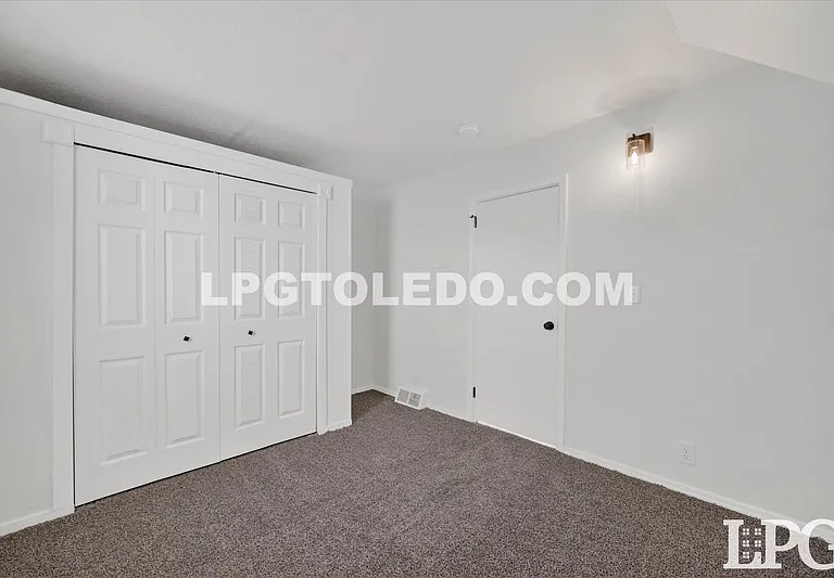 921 Berry St — Photo 20