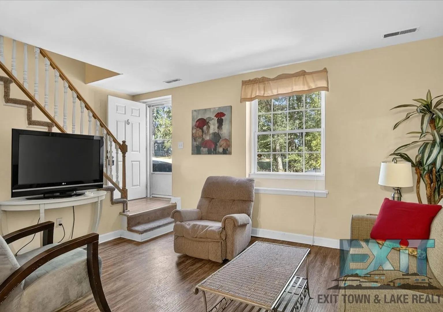704 Hite — Photo 3