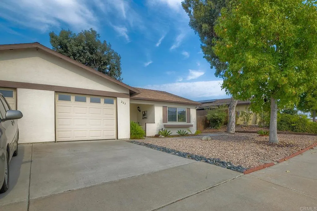 2 bed, 2.0 bath, 908 sqft, $3,850 — Photo 4