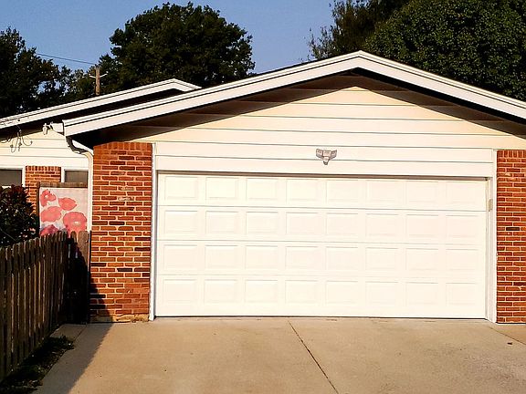 5th image of 424 Algonquin Dr