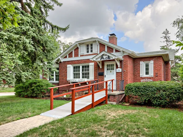 345 Vincent Pl, Elgin, IL 60123