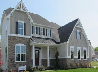 2556 Palmer Cir, Avon, OH 44011