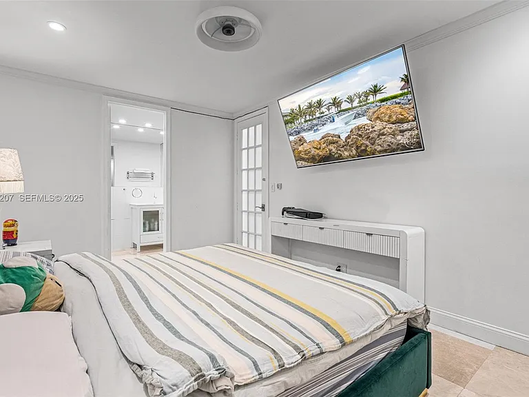 6124 Paradise Point Dr — Photo 10