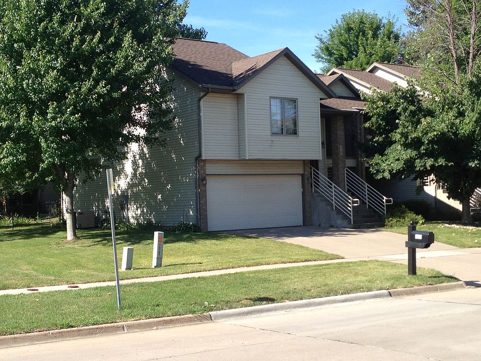 1st image of 427 W Side Dr