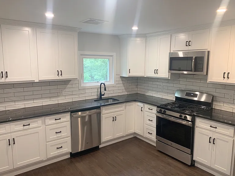3357 Whitney Ave — Photo 8