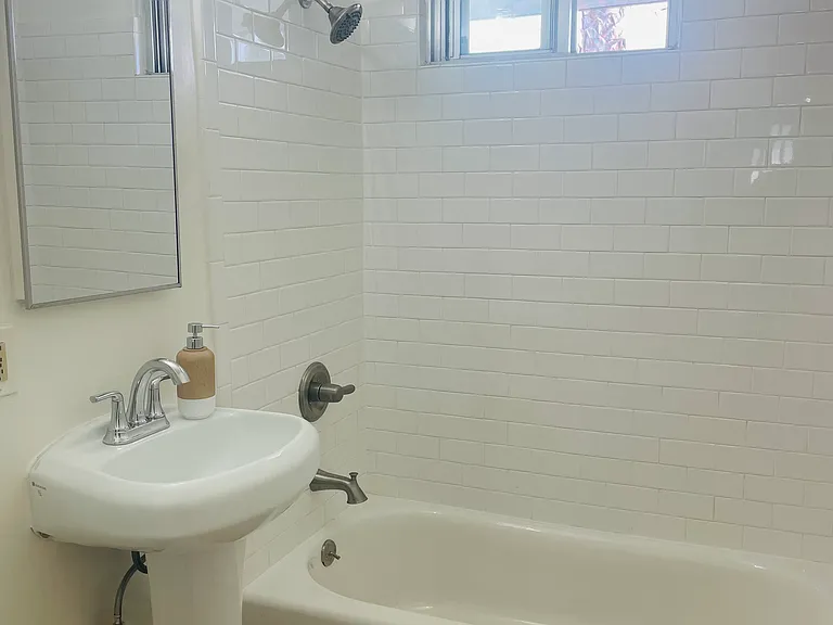 955 Hillcrest St #6 — Photo 12